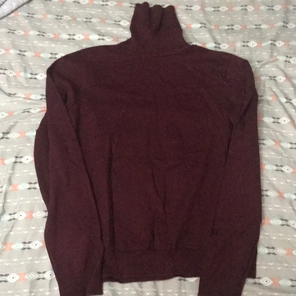 Maroon turtle neck sweater